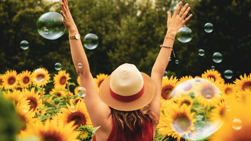 How does Ayurveda recommend staying cool, energized during summer